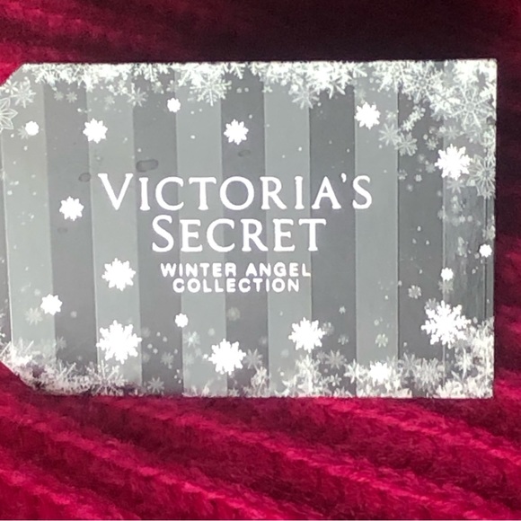 NWT Victorias Secret Pink Pom-Pom Beanie Hat - Picture 4 of 4